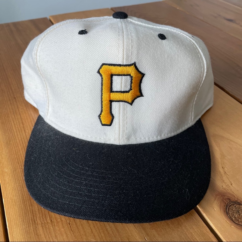 2000s Pittsburgh Pirates Fitted Hat